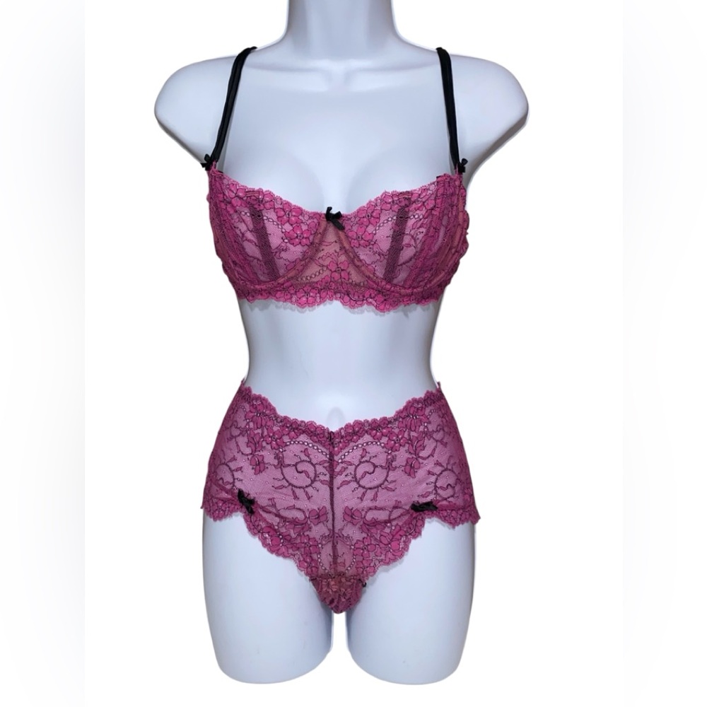 Victoria's Secret Lace Lingerie Set Bra SZ 34C